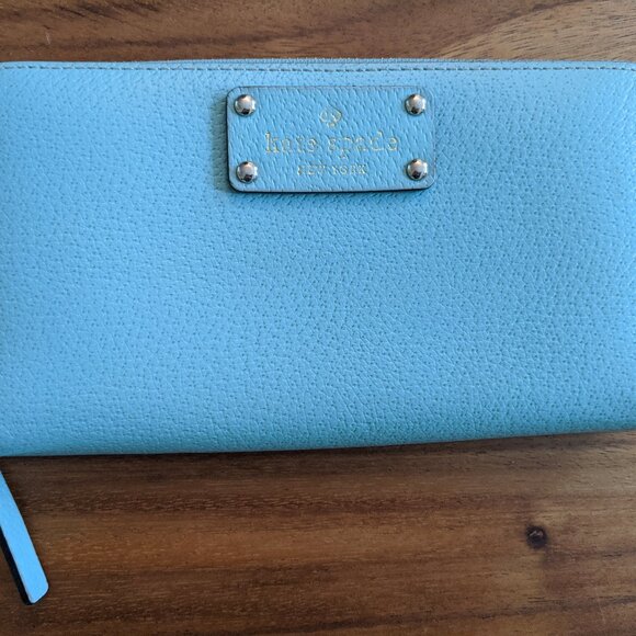 Kate Spade Mint Green Wellesley Zip Around Wallet 100% Cow Leather - Picture 1 of 5